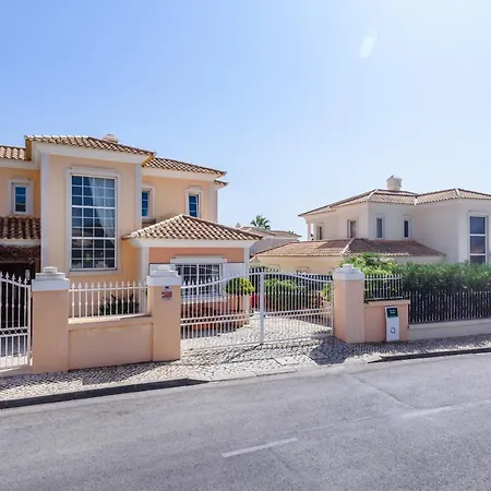 Vila Casa *
