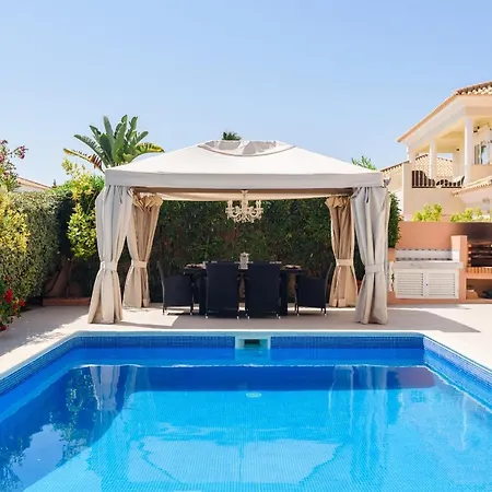 Casa *